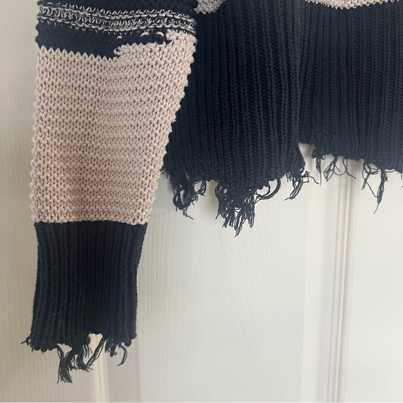 White Crow Oversized Sweater - Picture 5 of 7